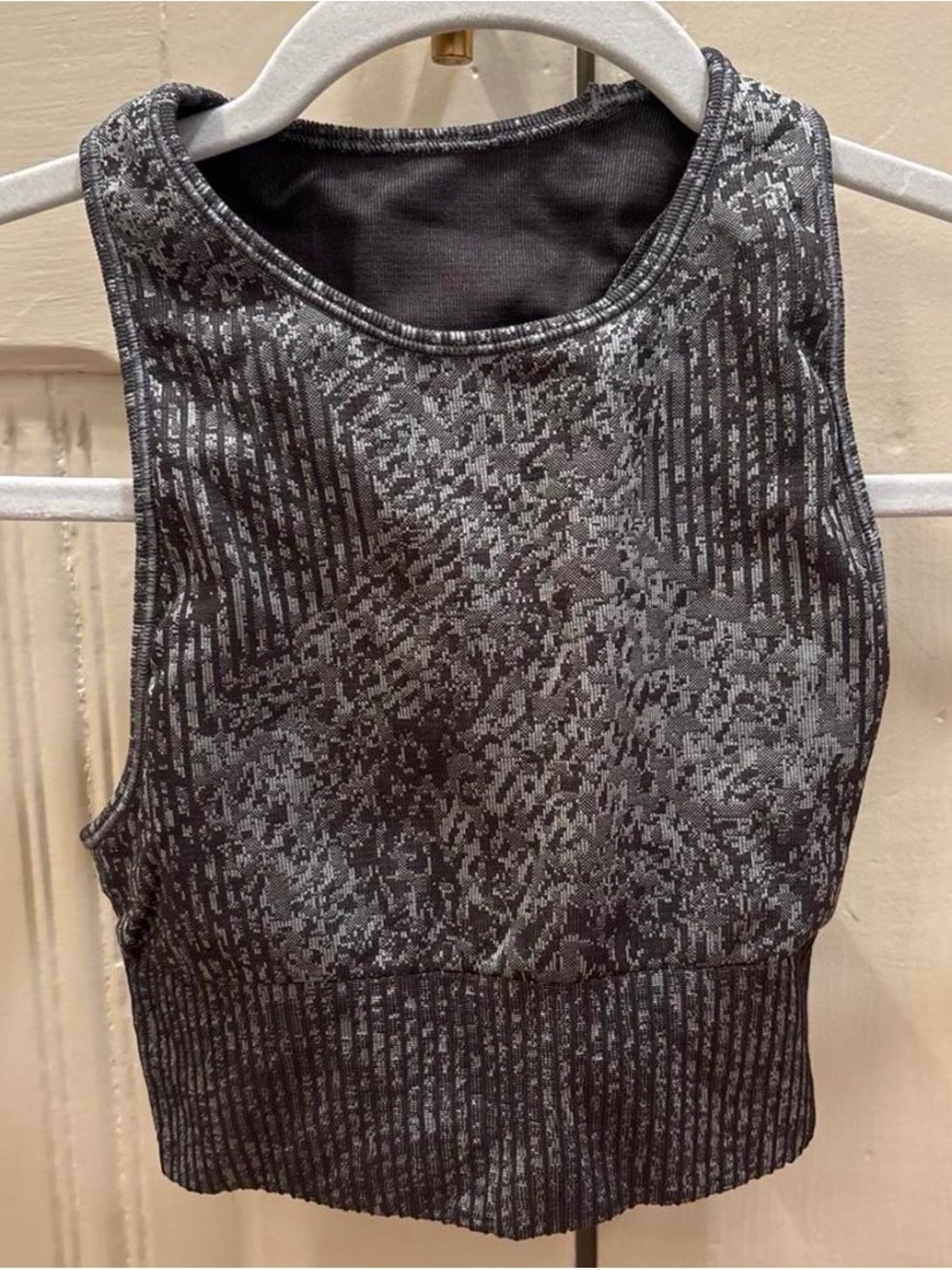lululemon athletica Black and Gray Patterned Sleeveless Crop Tank